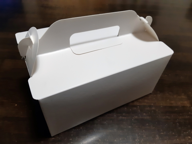 ケーキを崩さず運ぶ！箱以外の代用品やデコレーションを崩さない知恵